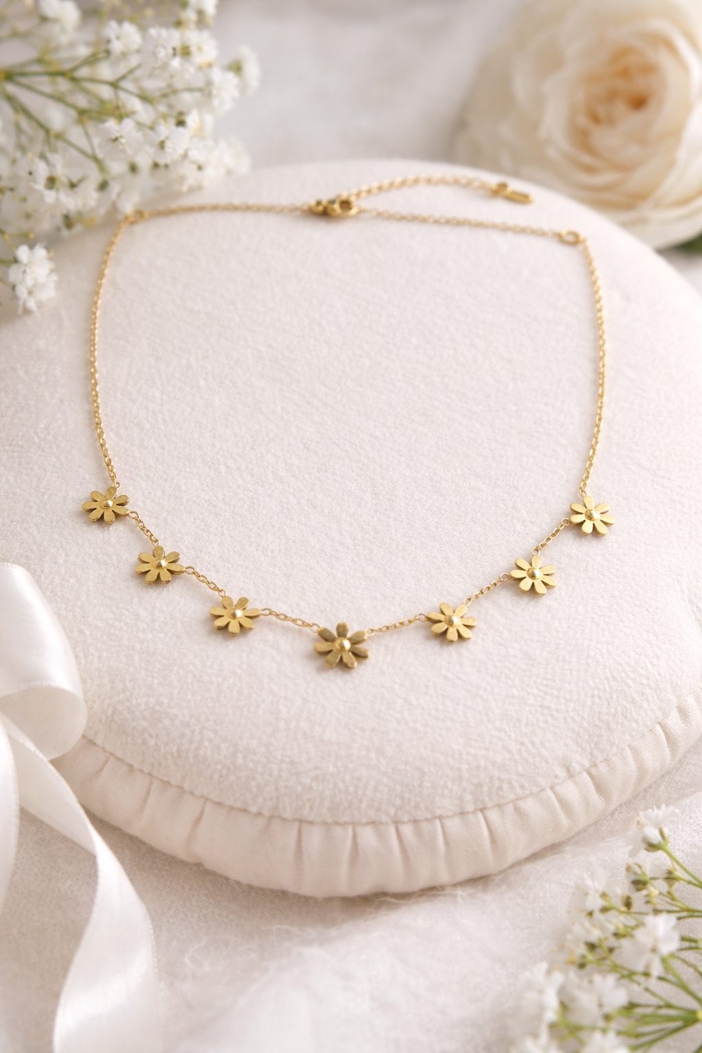Daisy Charm Necklace
